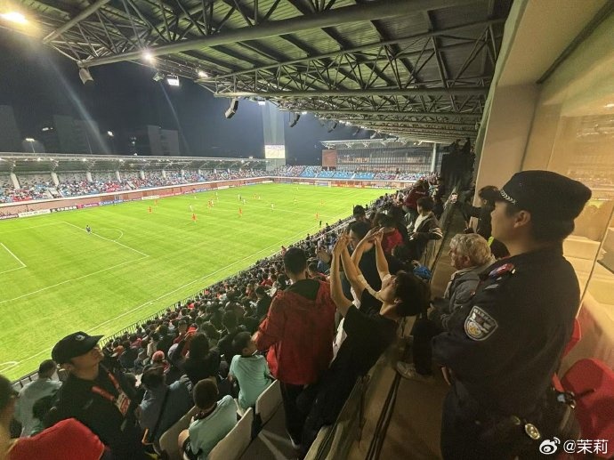  前國足主帥米盧現(xiàn)身球場，觀看U20國足vs卡塔爾U20