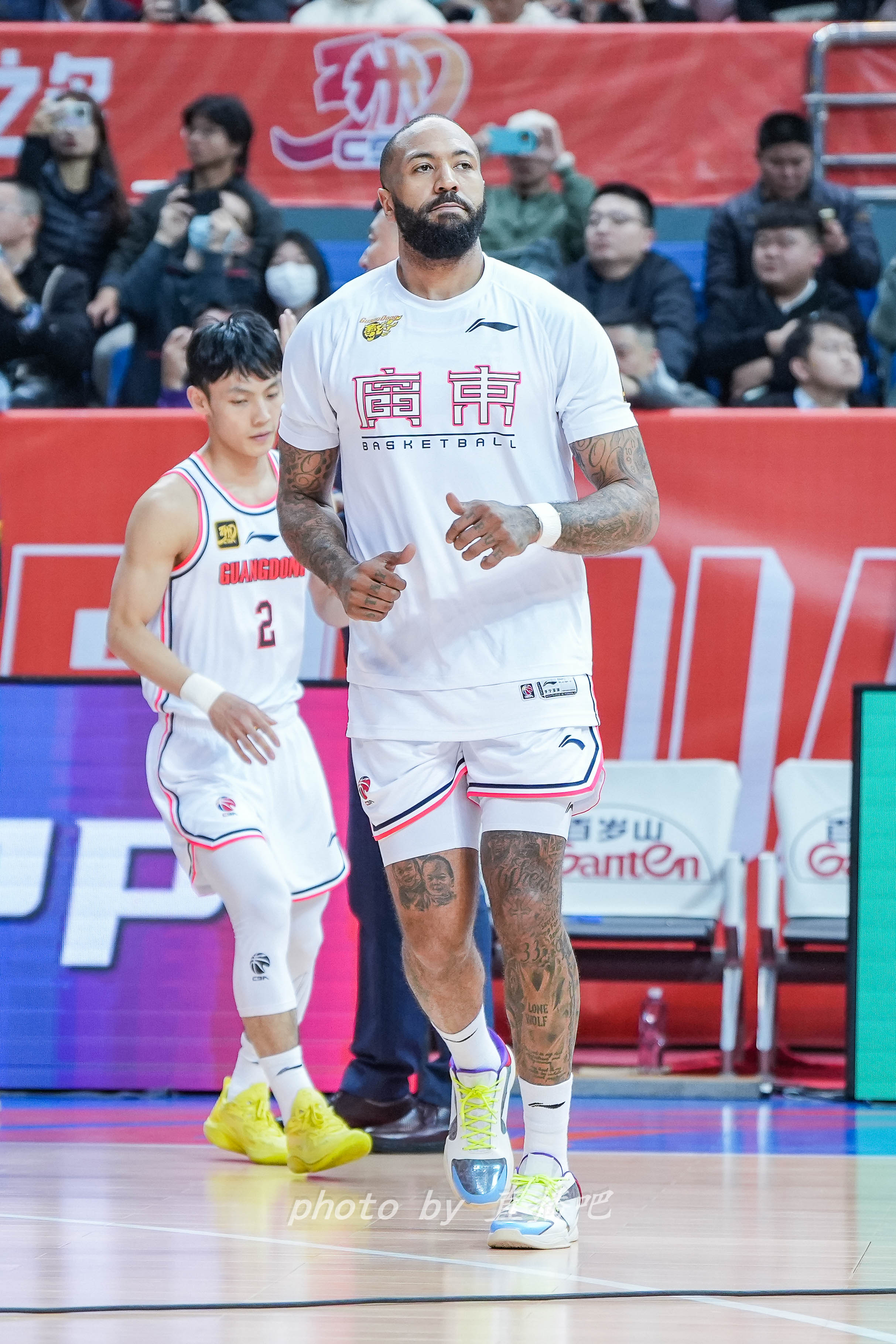  打得不錯！36歲吉倫沃特原本的第三外援卻成廣東男籃的真大腿