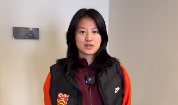  汪琳琳：范迪克是我的偶像和目標(biāo)，希望變成他那樣全面的中后衛(wèi)