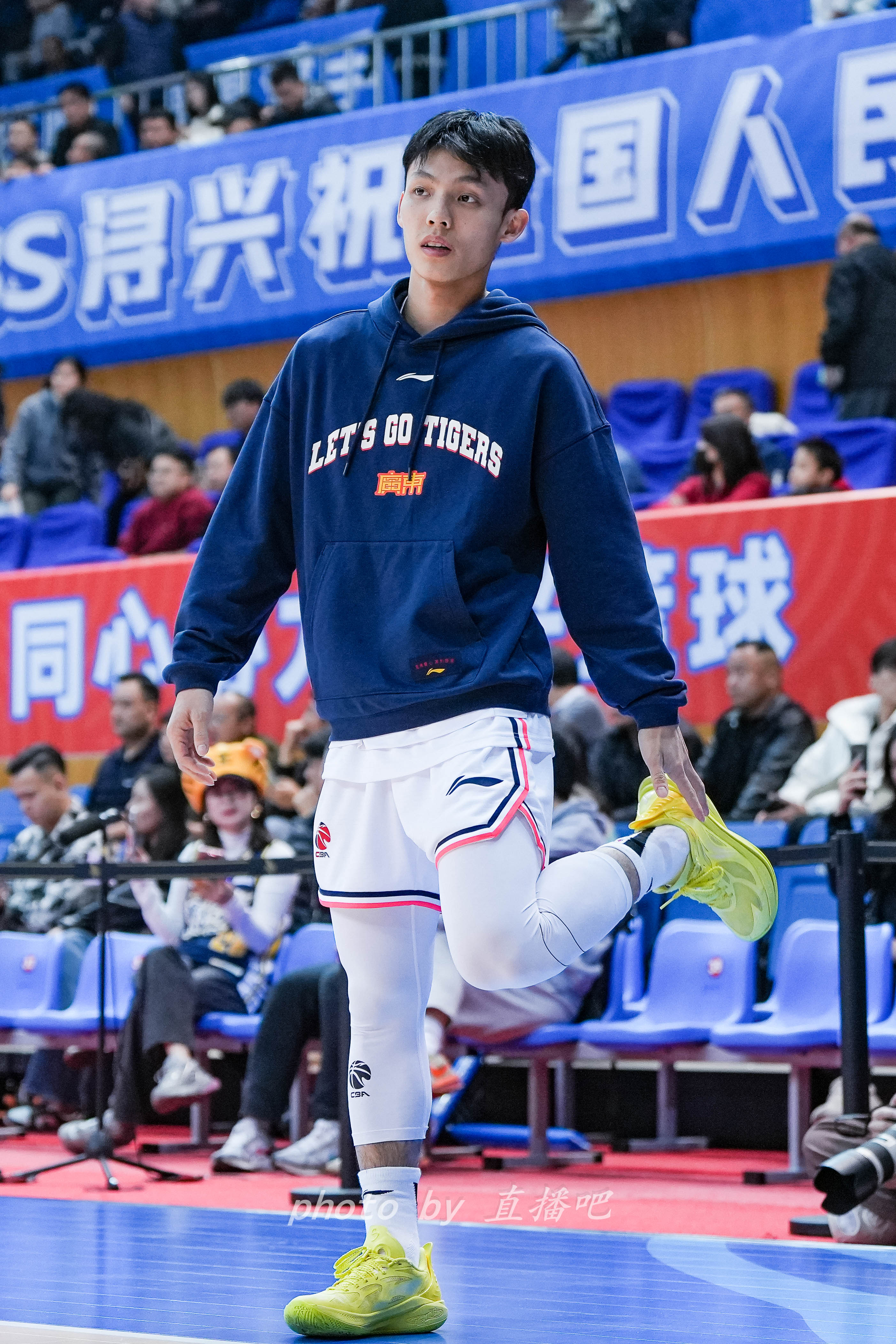  “控球中鋒”！徐杰這身體素質(zhì)有億點(diǎn)東西