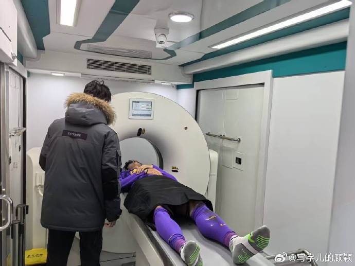  記者：謝維軍初步檢查無(wú)大礙，后續(xù)兩天還要注意觀察