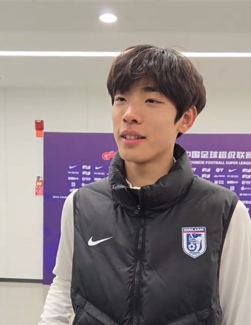  國青歸來上演中超首秀，朱鵬宇：感覺很好，場上大哥們很支持我