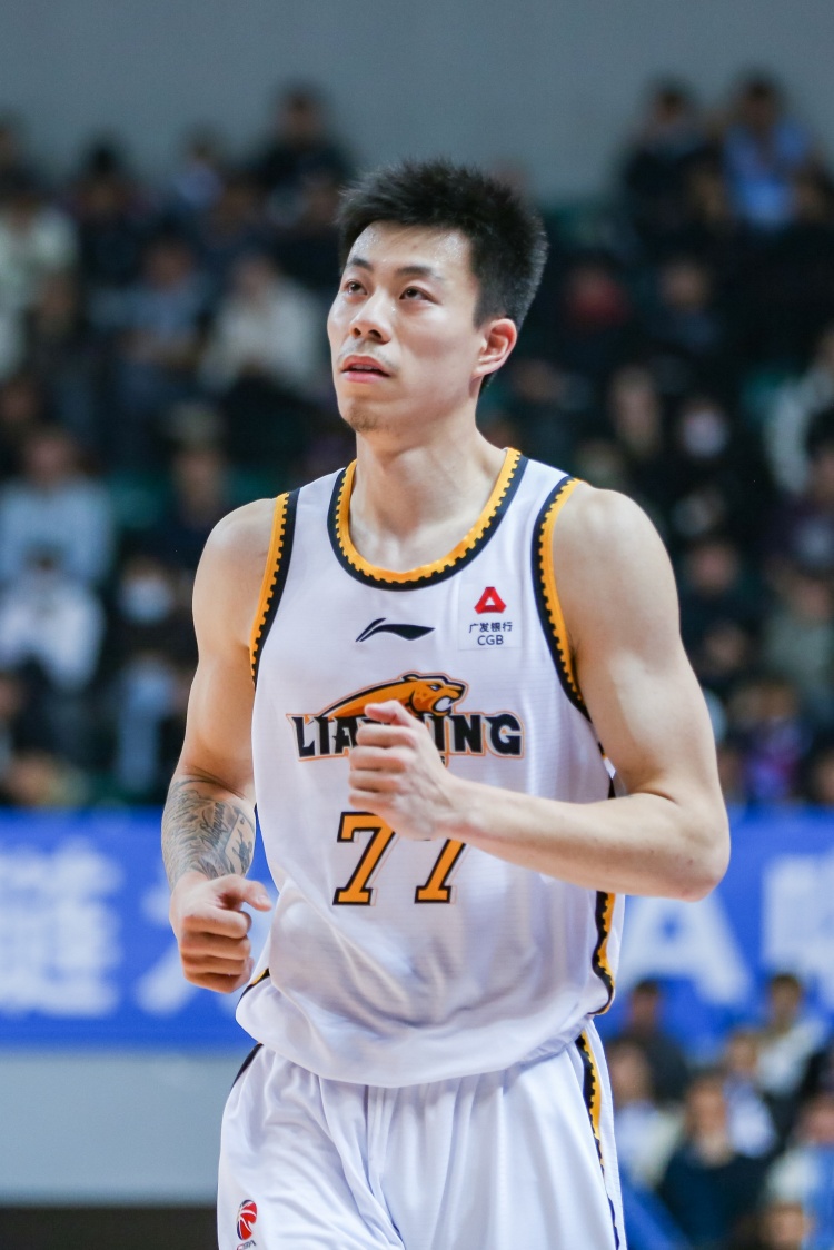  媒體人：張鎮(zhèn)麟、韓德君將因傷缺席今晚對陣北控的比賽