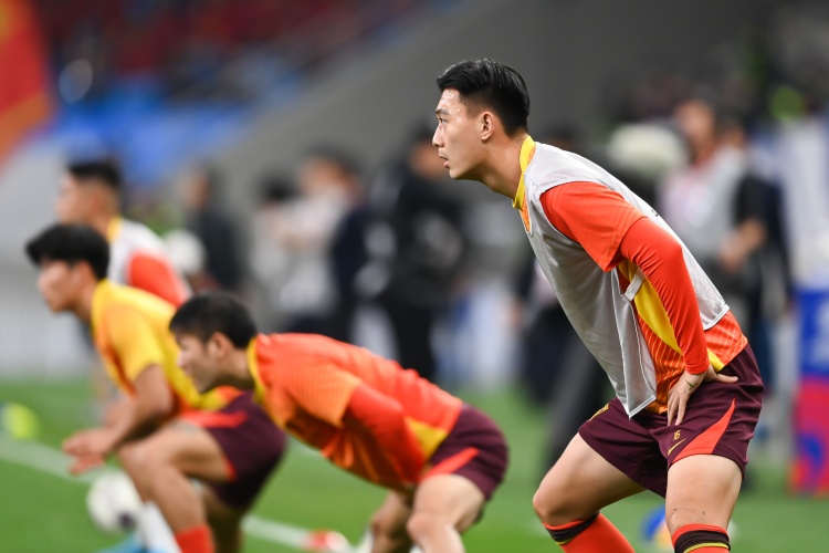  足球報(bào)：張玉寧、蔣圣龍均有不同程度傷病，伊萬未讓在熱身賽出場(chǎng)