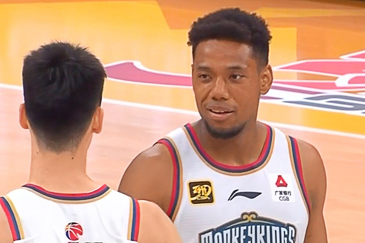  手感不錯(cuò)！祝銘震半場6中4&3記三分拿下11分4籃板