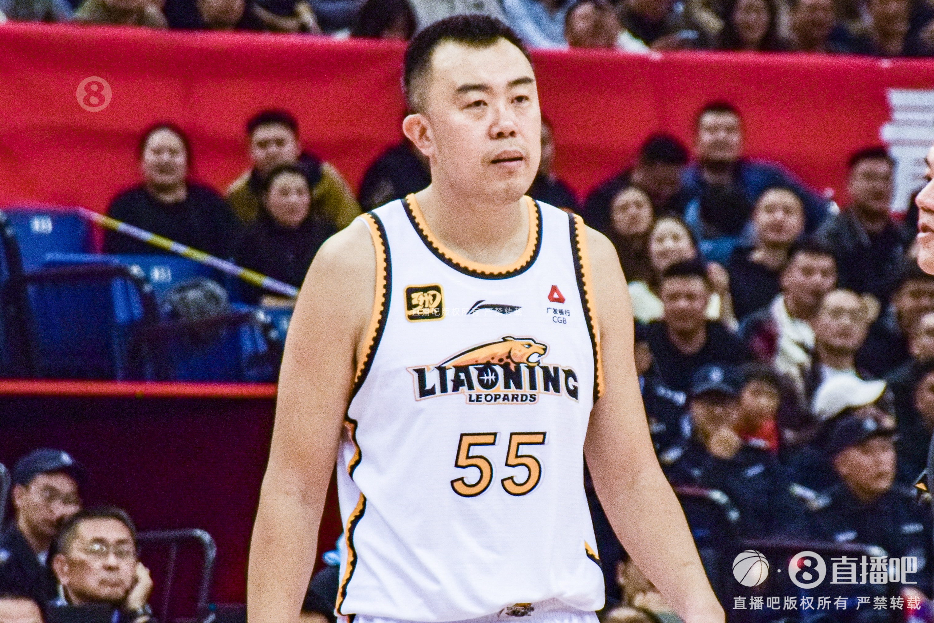  油箱滿滿的！韓德君上半場5投全中得到10分3板2助1斷