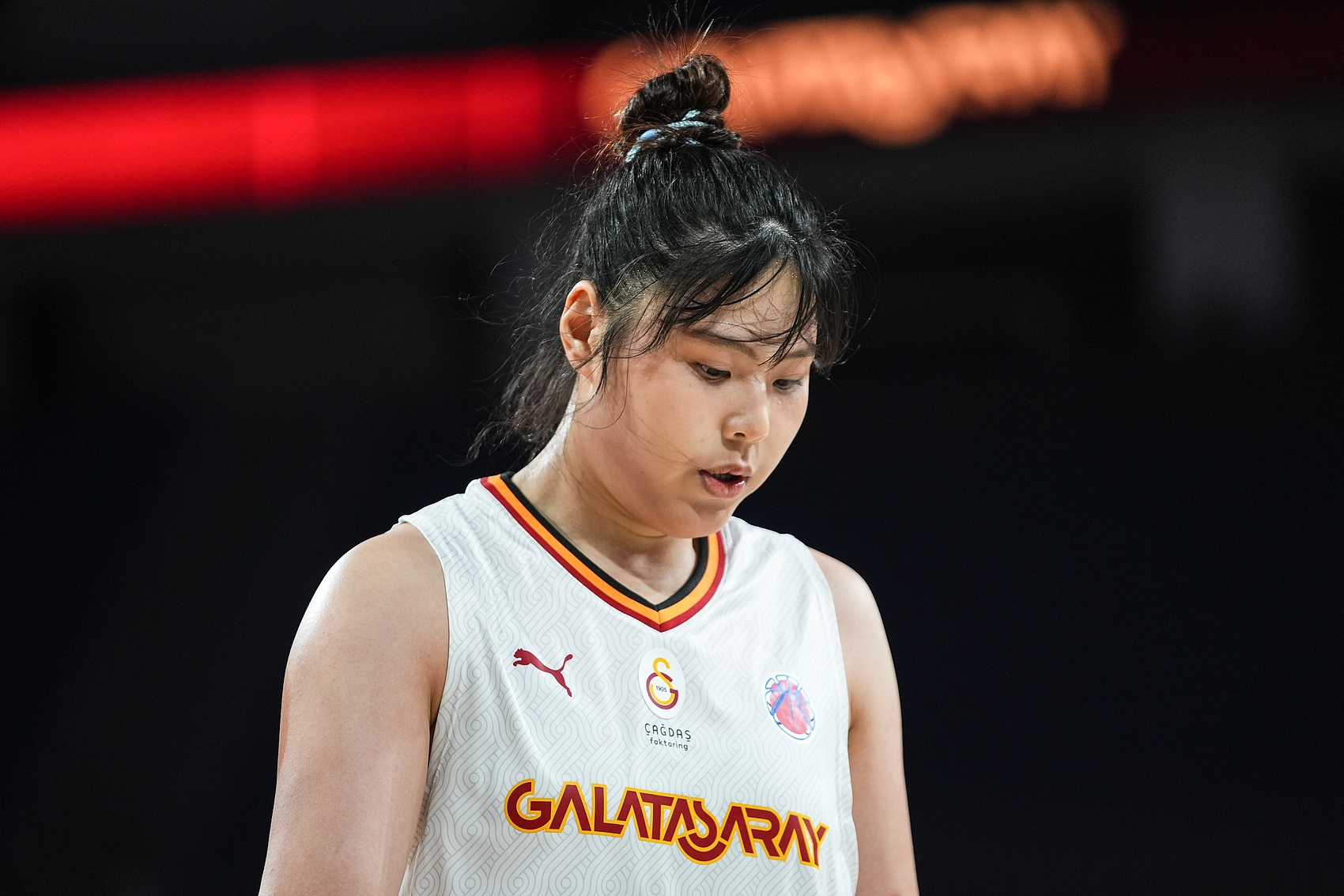  繼續(xù)沖！李月汝本賽季常規(guī)賽場均15分7.6板1.5助 兩分命中率56.9%