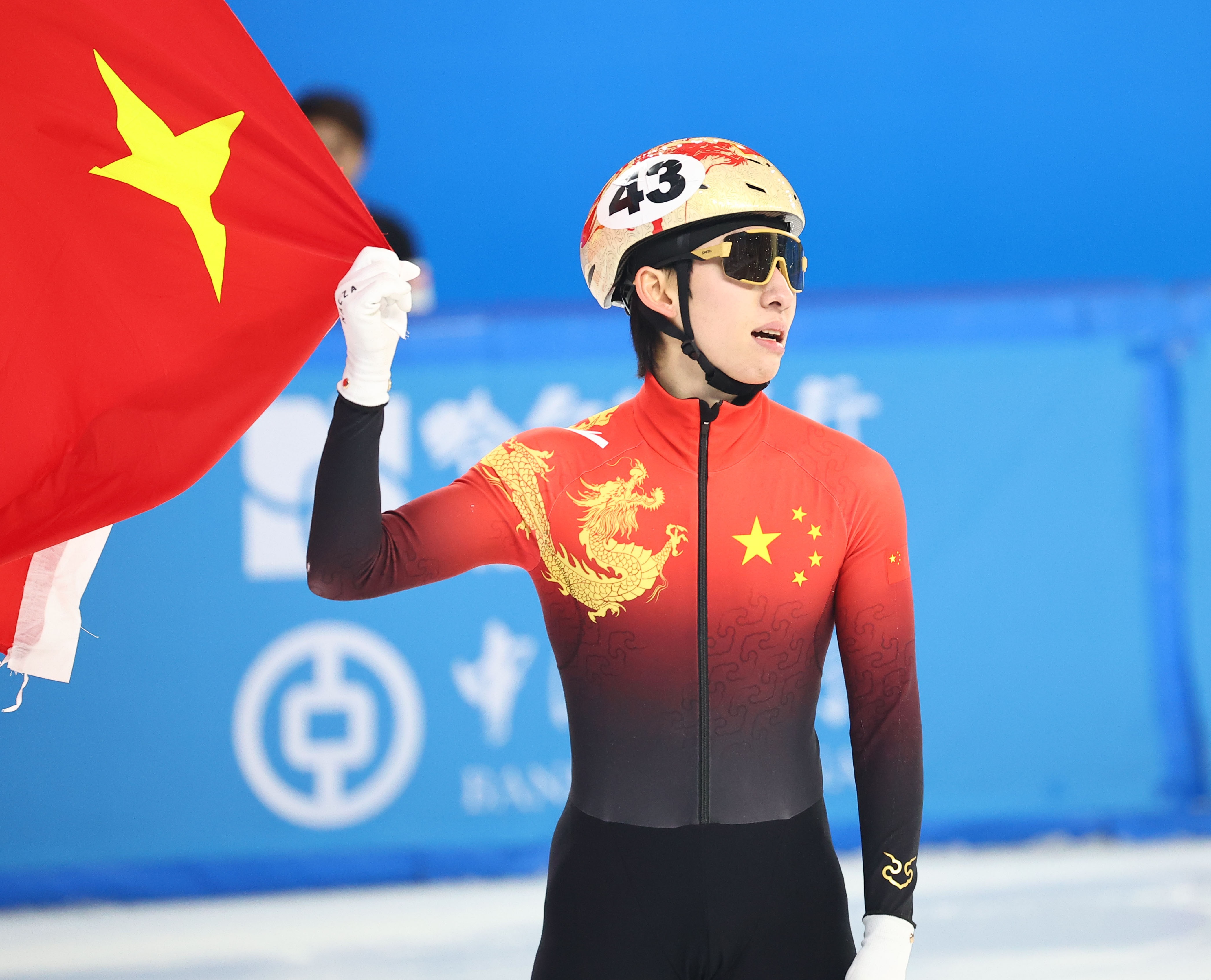  媒體人：中國冰雪歸化非常成功，但足球歸化花更多錢卻連水花都沒